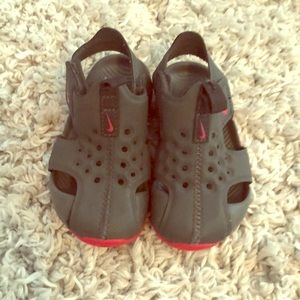 Size 6 infant Nike sandals